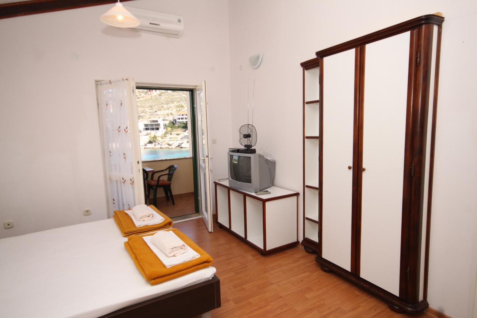 Apartments By The Sea Bilo, Primosten - 8364 Room photo
